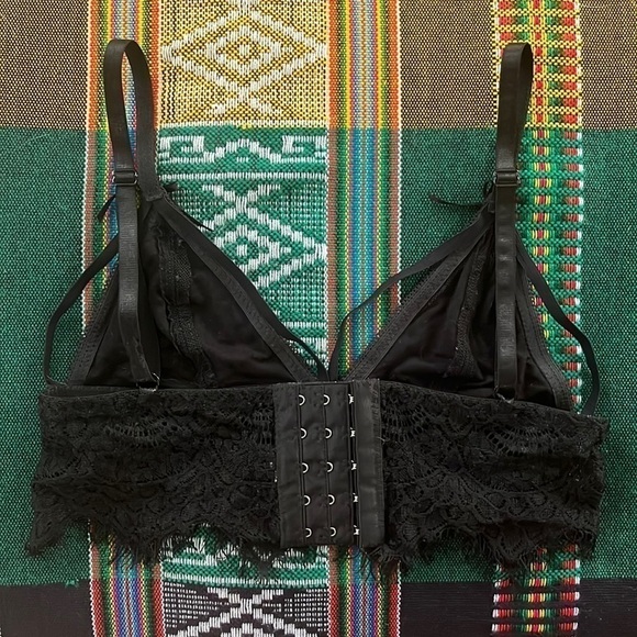 FRENCH Affair Lace Bralette - Picture 5 of 9